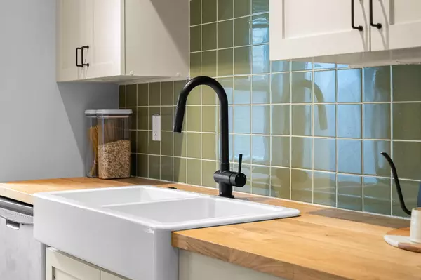 Abbotsford, BC V2S 1Y2,33293 E Bourquin CRES #1