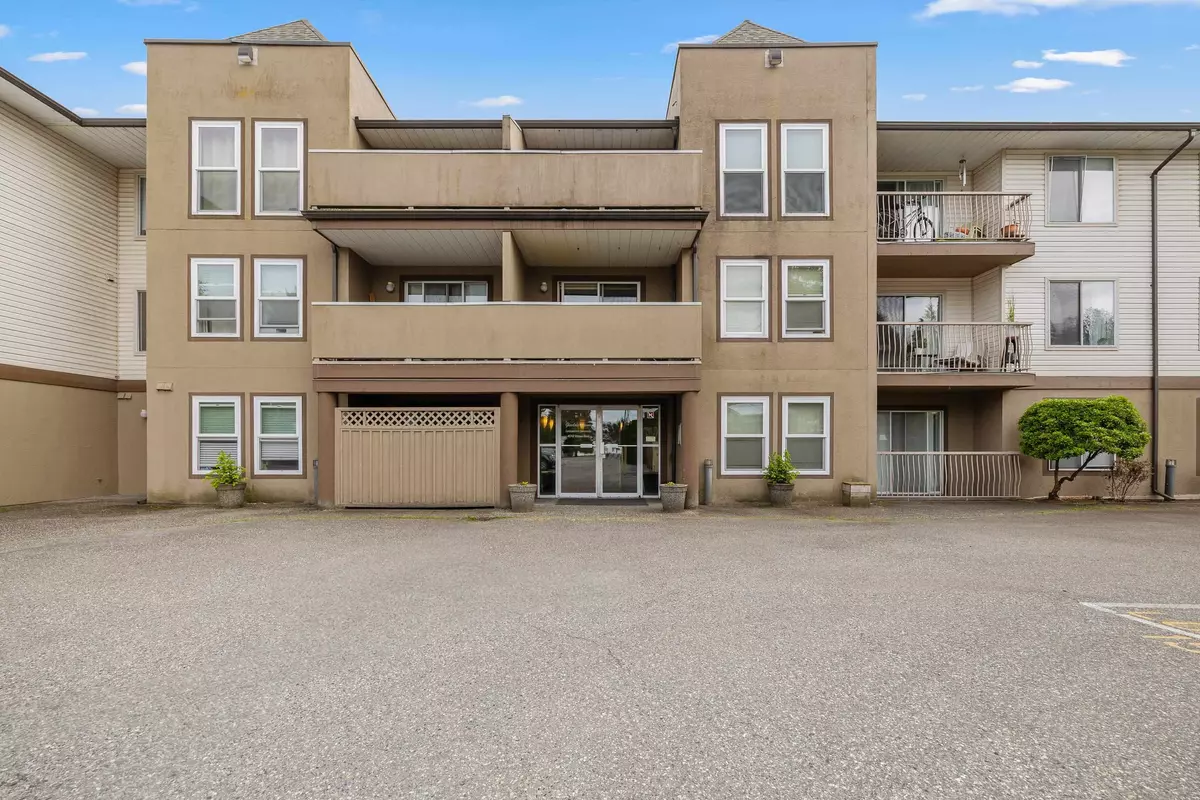 Chilliwack, BC V2R 3E6,45702 Watson RD #109