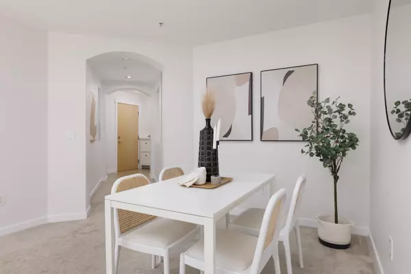 Port Moody, BC V3H 5K8,300 Klahanie DR #206