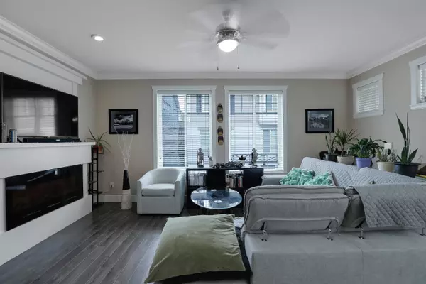 Surrey, BC V3R 7C6,15399 Guildford Drive DR #87