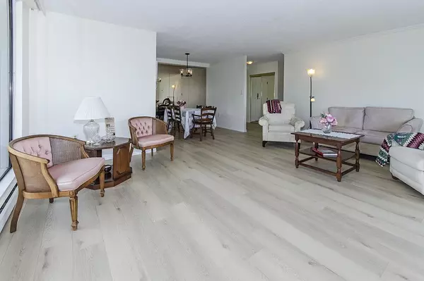 North Vancouver, BC V7N 3C9,114 W Keith RD #802