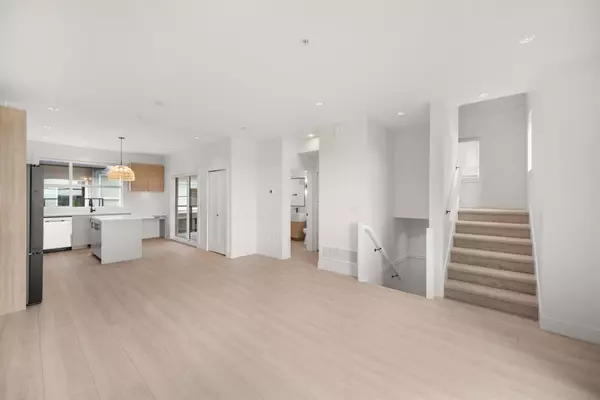 Langley, BC V2Y 2Y6,20335 70a AVE #37