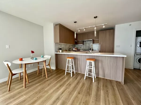 Surrey, BC V3T 0L5,13696 100 AVE #4302