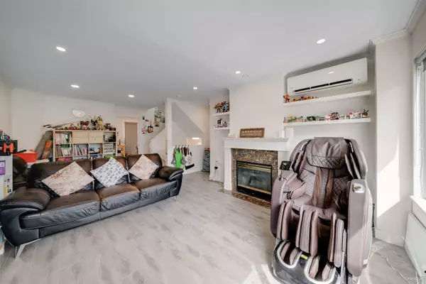 Richmond, BC V6V 2X6,22800 Windsor CT #42