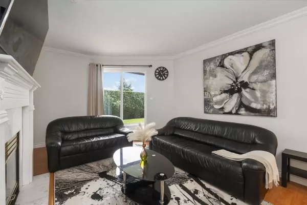 Surrey, BC V3R 0V1,15150 108 AVE #108