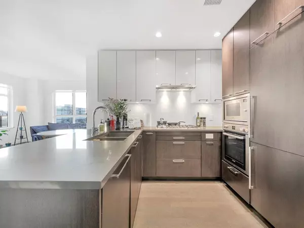 Richmond, BC V6X 0T3,4033 May DR #412