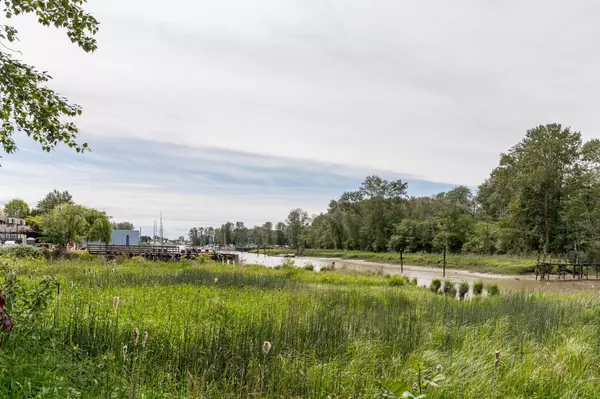 Delta, BC V4K 4V9,4955 River RD #207