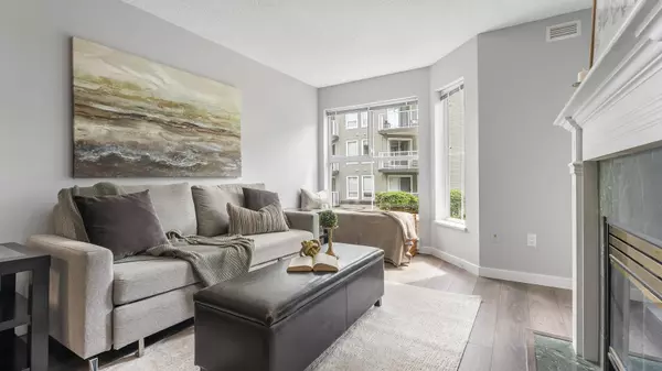 Surrey, BC V3R 0T7,15120 108 AVE #107