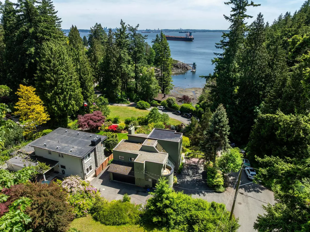 West Vancouver, BC V7W 1K2,4807 The Dale