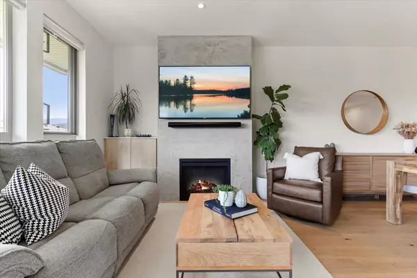 Port Moody, BC V3H 5K4,801 Klahanie DR #418