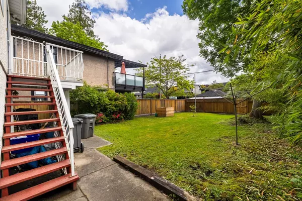 Vancouver, BC V5V 3J4,4866 James ST