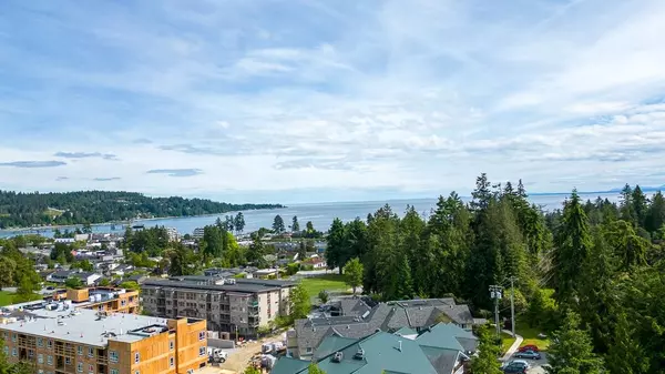 Sechelt, BC V7Z 0J8,5602 Medusa PL