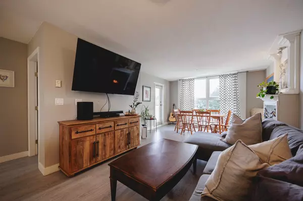 Port Coquitlam, BC V3B 7S8,1519 Grant AVE #305