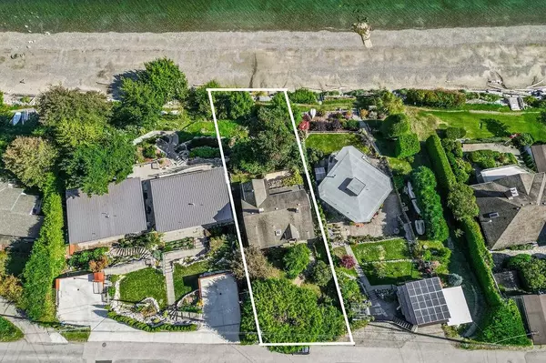 Gibsons, BC V0N 1V1,1124 Point RD