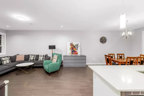 Surrey, BC V4N 6V7,19501 74 AVE #49