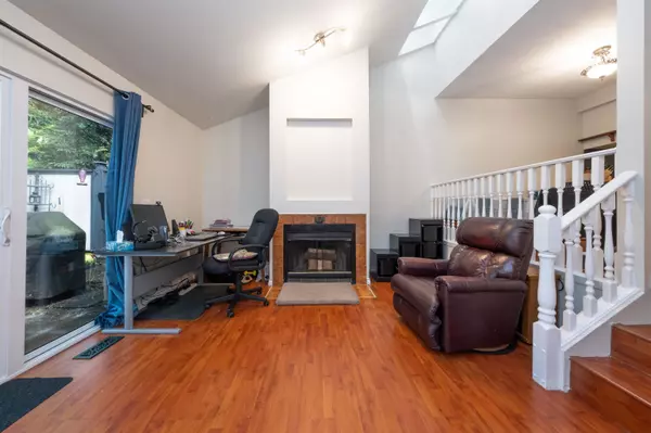 Burnaby, BC V5A 4B6,8511 Timber CT