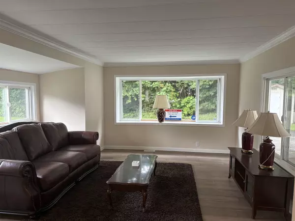 Hope, BC V0X 1L2,62010 Flood Hope RD #9