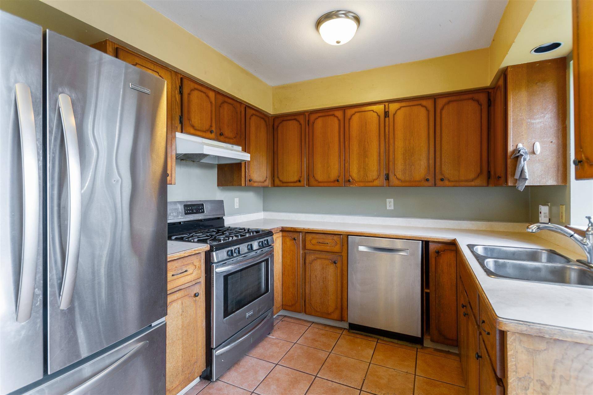 Maple Ridge, BC V2X 9H4,20148 Ditton ST