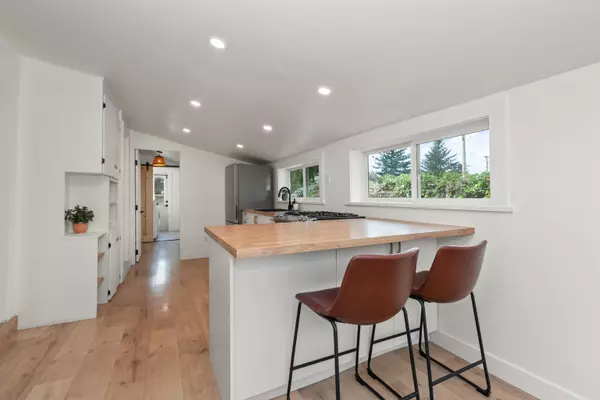 Rosedale, BC V0X 1X0,9857 Munro AVE