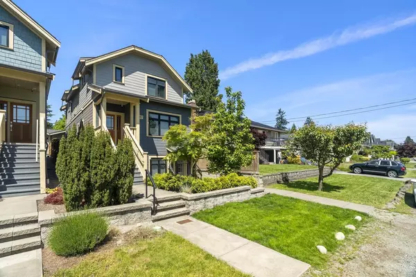 Coquitlam, BC V3K 2T2,907 Walls AVE