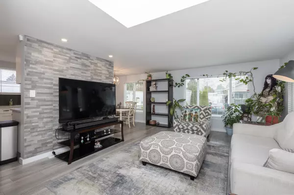 Surrey, BC V4A 4X4,1840 160th ST #167