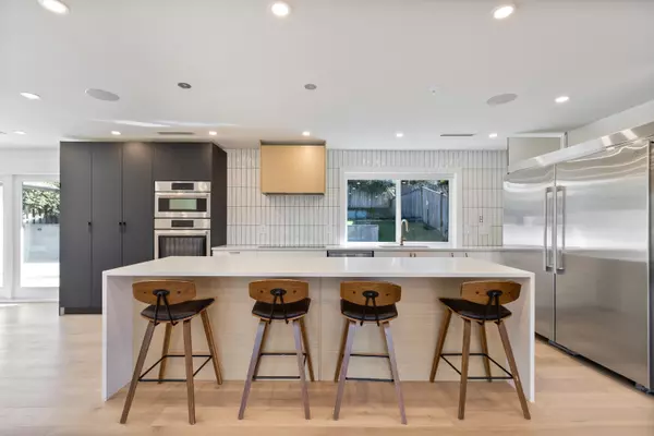 Coquitlam, BC V3J 7A8,2314 Oneida DR