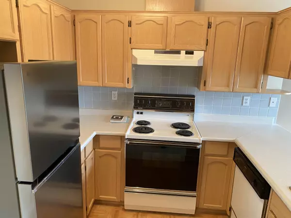 Ladner, BC V4K 2Z3,4845 53 ST #D304