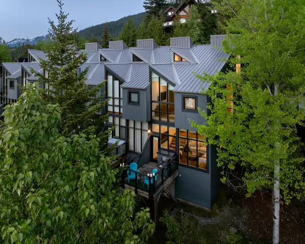 2221 Gondola WAY #15,  Whistler,  BC V8E 0M8