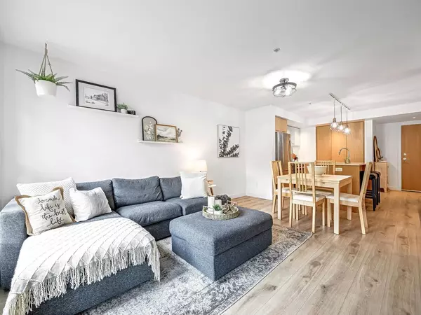 North Vancouver, BC V7L 0C1,221 E 3rd ST #107