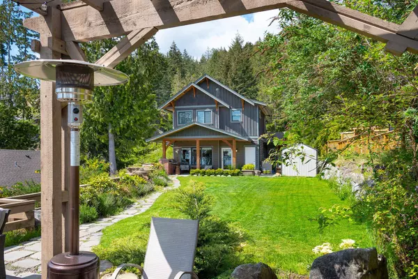 Bowen Island, BC V0N 1G2,927 Fairway LN