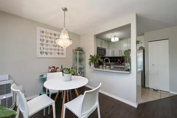 Maple Ridge, BC V2X 2E7,22367 St Anne AVE #103