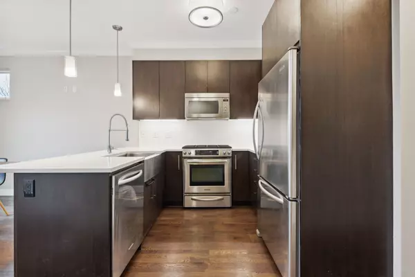 Burnaby, BC V5J 0B7,8485 New Haven Close #1107