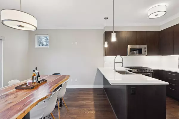 Burnaby, BC V5J 0B7,8485 New Haven Close #1107