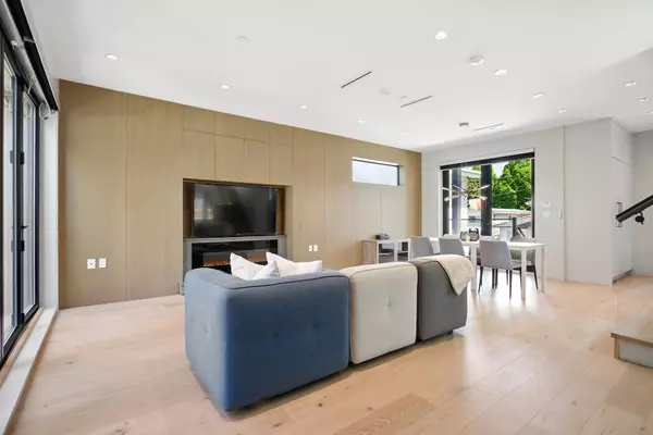 Vancouver, BC V5W 3K5,5086 Ross ST