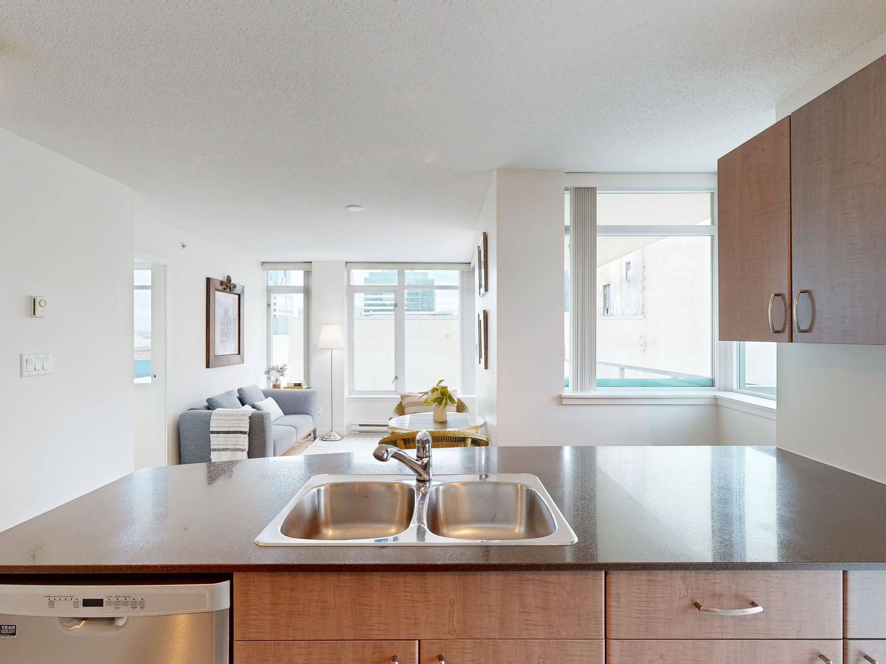 Vancouver, BC V6C 3T3,610 Granville ST #1116