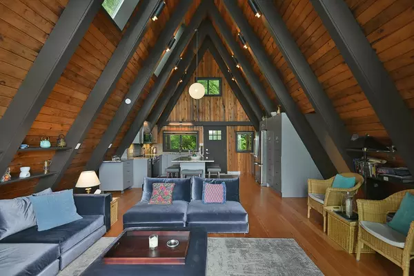 Halfmoon Bay, BC V7Z 1G4,10061 Wescan RD