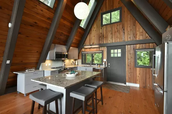 Halfmoon Bay, BC V7Z 1G4,10061 Wescan RD