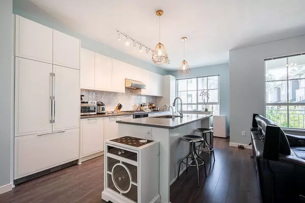 Ladner, BC V4K 0C9,5551 Admiral WAY #49