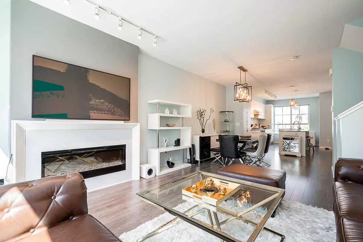 Ladner, BC V4K 0C9,5551 Admiral WAY #49