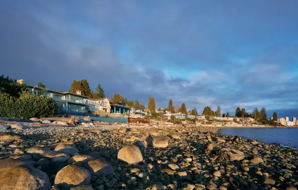 West Vancouver, BC V7V 4L5,166 28th ST