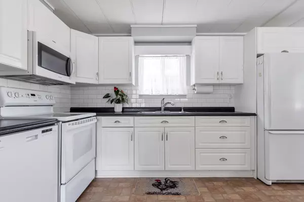 Surrey, BC V4A 4X4,1840 160 ST #237