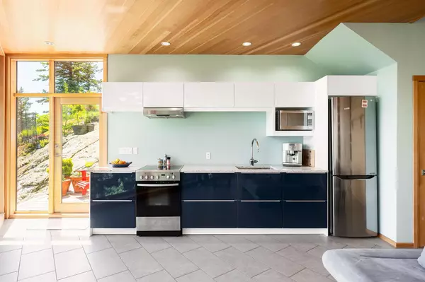 Bowen Island, BC V0N 1G1,256 Jason RD