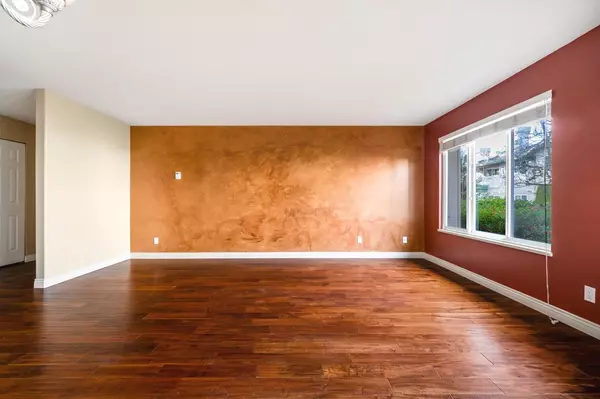 Surrey, BC V3W 0R8,13888 70 AVE #200