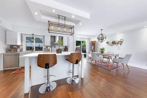 Port Coquitlam, BC V3B 3E9,3849 Richmond ST