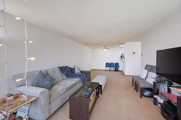 Surrey, BC V3W 4T1,7175 134 ST #311