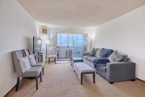 Surrey, BC V3W 4T1,7175 134 ST #311