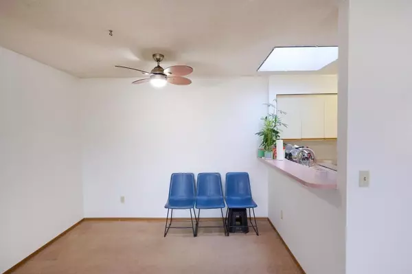 Surrey, BC V3W 4T1,7175 134 ST #311