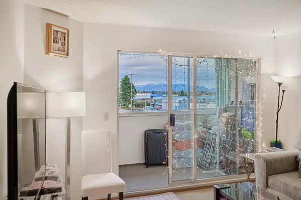 Surrey, BC V3W 4T1,7175 134 ST #311