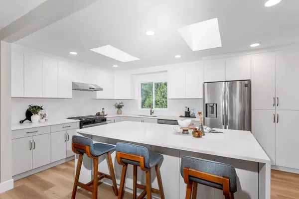 Coquitlam, BC V3K 3E7,2466 Tolmie AVE