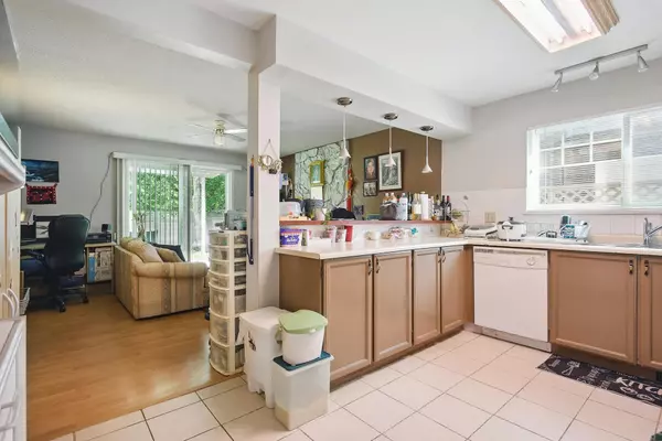 Coquitlam, BC V3C 6C7,1177 Esperanza DR